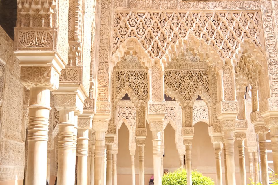 Granada: Alhambra and Generalife Private Fast-Track Tour - Your 3-hour plan: what you’ll actually see (and why it works)
