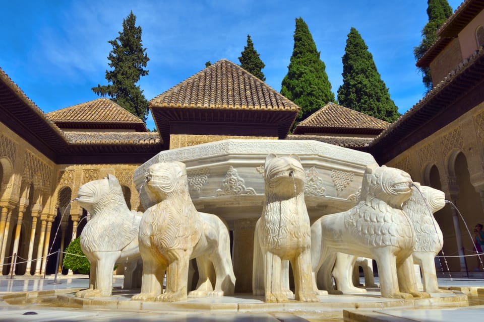 Granada: Alhambra and Nasrid Palaces Private Guide Tour - Why a private Alhambra tour works best in 3 hours