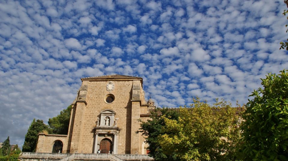 Granada: Alhambra, Cathedral & Royal Chapel Tour w/ Tickets - Practical tips before you go: tickets, bags, and ID
