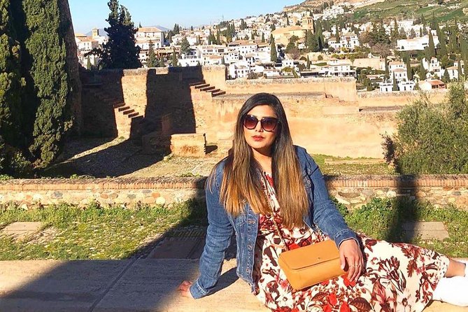 Granada: Alhambra Comlex + Nasrid Palaces + Alcazaba Guided Tour - Optional stops: Palace of Charles V and Alhambra Forest