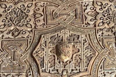 Granada Alhambra Group Tour includes Nazaries Palaces - Entering Generalife: the sultan’s summer retreat and water-driven calm
