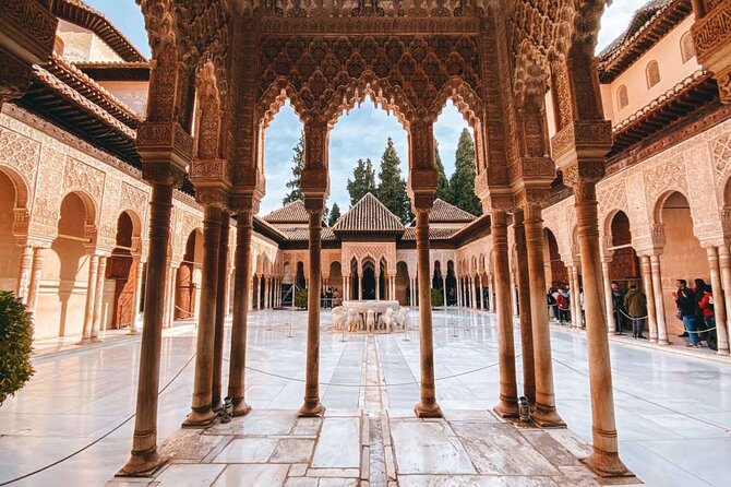 Granada Alhambra Group Tour includes Nazaries Palaces - Price and value: what $67.58 buys you at the Alhambra