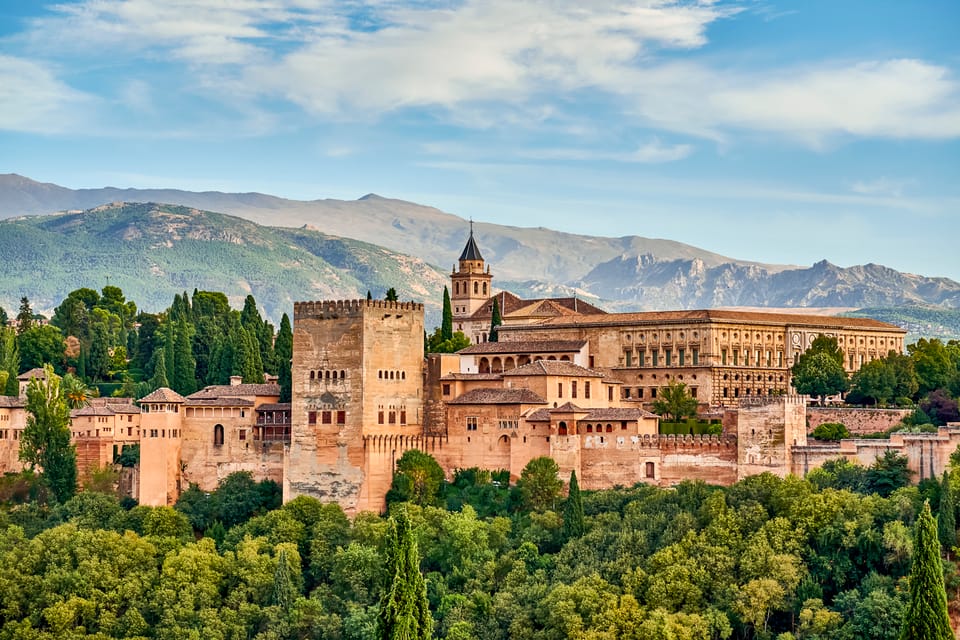 Granada: Alhambra Guided Tour and Flamenco Show - Your Granada break window: how to use 4 hours without stress
