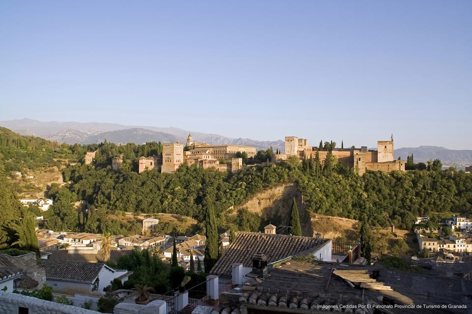Granada: Alhambra Guided Tour and Flamenco Show - Charles V and the “other” major Alhambra stop: how the loop really works