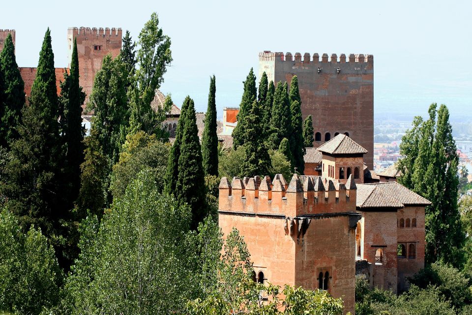 Granada: Alhambra Guided Tour w/ Nasrid Palaces & City Pass - Key highlights at a glance
