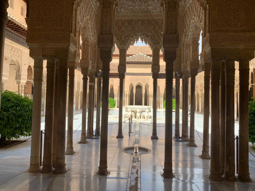 Granada: Alhambra Guided Tour w/ Nasrid Palaces & City Pass - Using the Granada City Pass: your 48-hour menu of monuments and museums