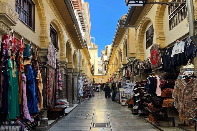 Granada Alhambra Private Tour from Motril Puerto - Plaza de Isabel la Catolica free time: lunch and shopping without a leash