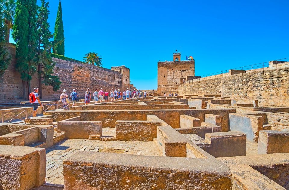 Granada: Alhambra Regular Tour - Palace of Charles V (10 minutes): a short detour that matters
