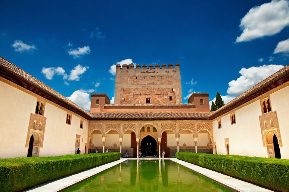 Granada: Alhambra Regular Tour - What makes the guide matter: pacing, clarity, and energy