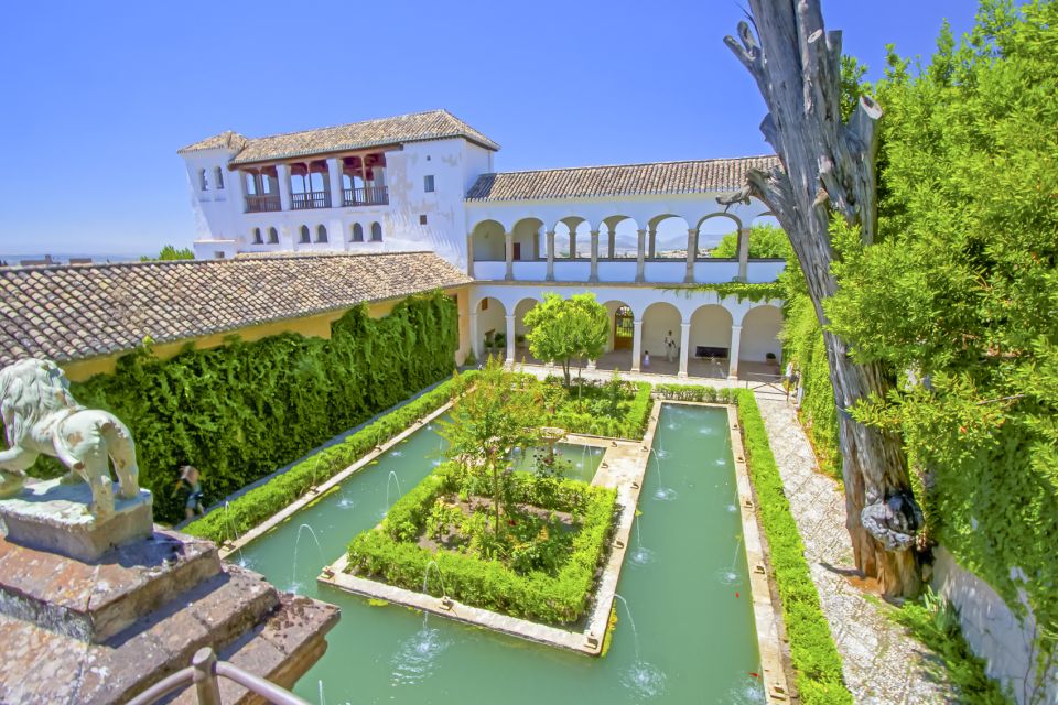 Granada: Alhambra Small Group Tour with Nasrid Palaces - Who this Alhambra small-group tour is best for