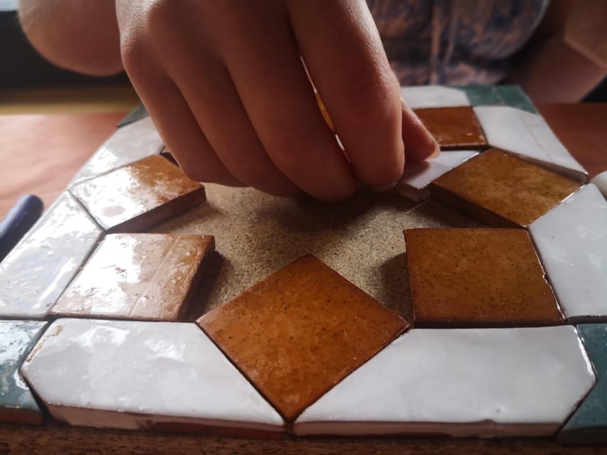 Granada: "Alhambra´s Craft Workshop" - What makes the instruction feel authentic