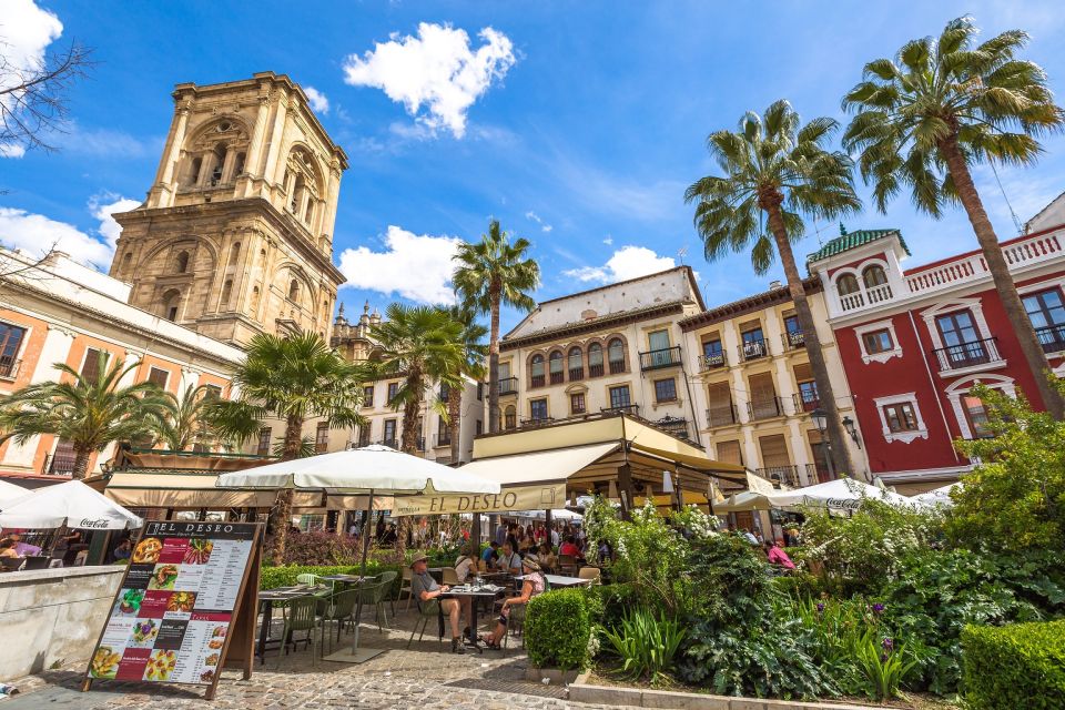 Granada: Cathedral and Royal Chapel Guided Tour with Tickets - A short walk through Calle Oficios and toward Alcaicería: Where the monuments sit in the real city