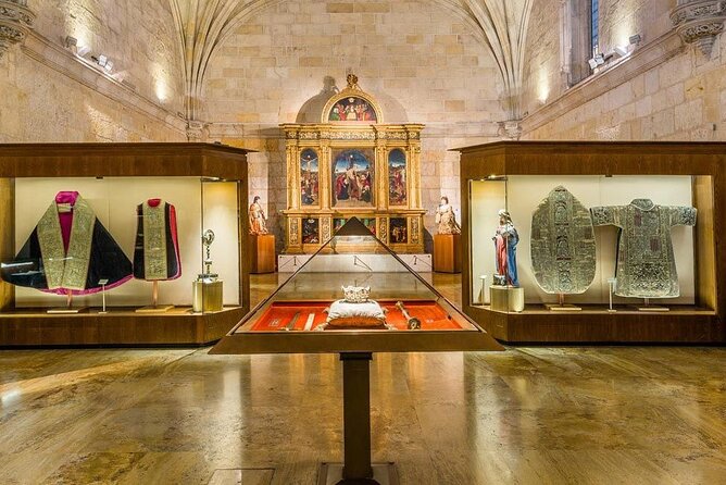 Granada: Cathedral and Royal Chapel Private tour with tickets - What this private Granada tour gets you (and what it doesn’t)
