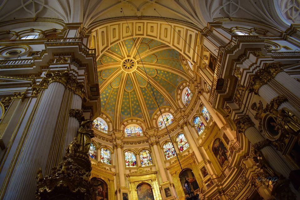 Granada: City Center, Cathedral, Capilla Tour - Walking route: Plaza Nueva to the Royal Chapel in 2.5 hours