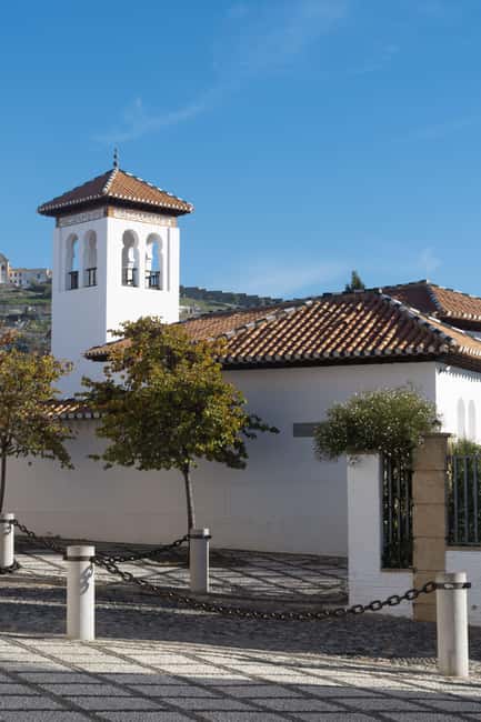 Granada Citycenter&Albayzin - Granada Cathedral and the Royal Chapel: three styles, medieval graffiti, and royal power