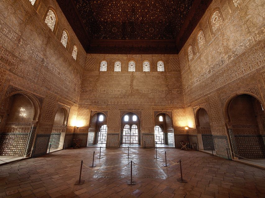 Granada Full Day: Alhambra General, Albayzin and Sacromonte - How a 3-hour Alhambra guide changes what you notice