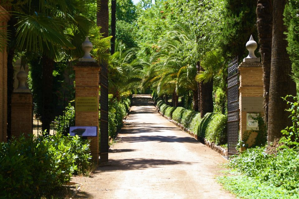 Granada: Gardens of Carmenes Guided Tour - Who this tour suits best