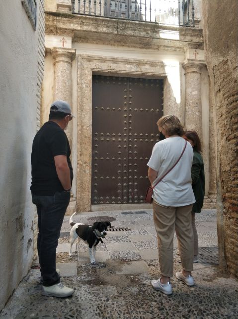 Granada: Guided Albaicín Visit with Pets - Starting point: Palacio de la Real Chancillería to Plaza de Santa Inés