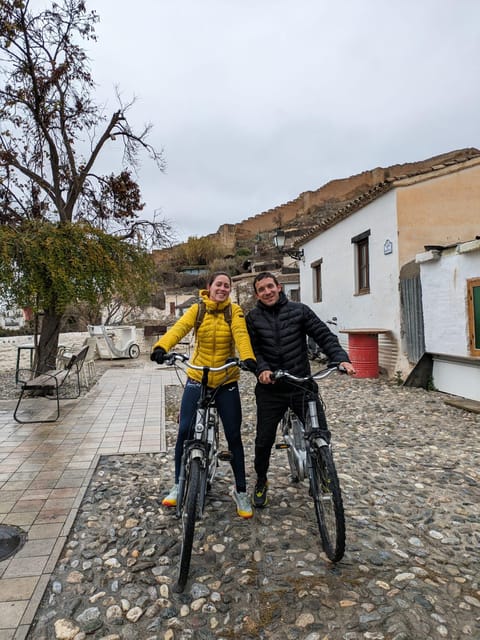 Granada Highlights by E-Bike: Albaicín & Sacromonte - Where the tour starts: C. Agustina de Aragón, 37