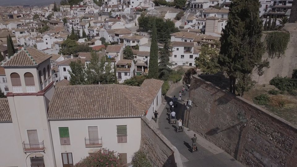 Granada: Historical City Center Guided Segway Tour - Albaicín’s narrow lanes: Mosque of Granada and the San Nicolás payoff