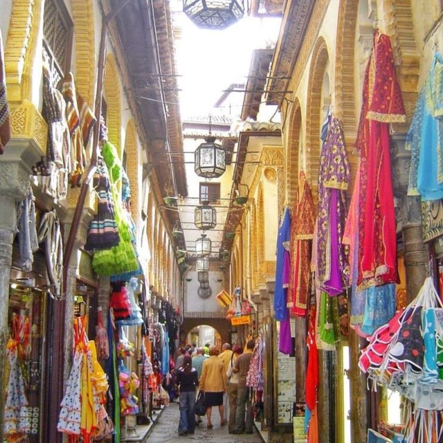 Granada in full: Albaicin & the Historic Centre - The San Nicolás area: where you slow down for the best photos