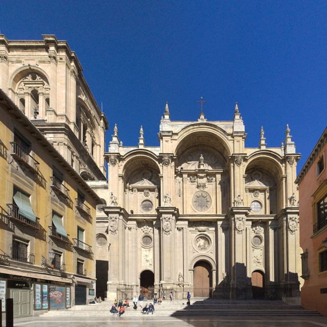 Granada in full: Albaicin & the Historic Centre - Starting at Puerta de Elvira: your shortcut to the city’s origins