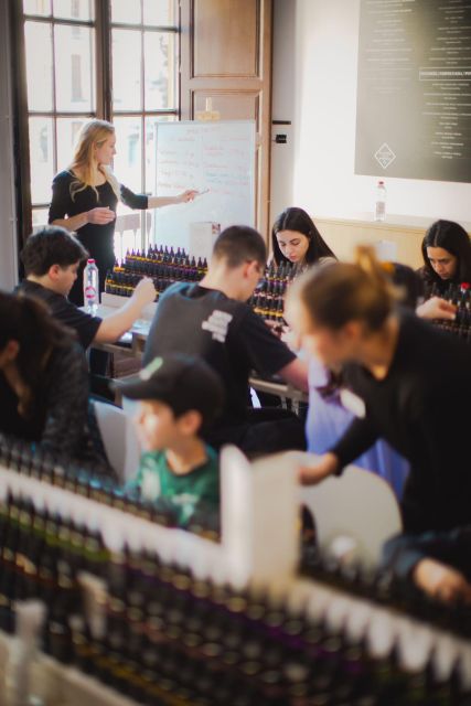 Granada: Perfume Workshop - Raw Materials 101: Essential Oils You Can Actually Identify