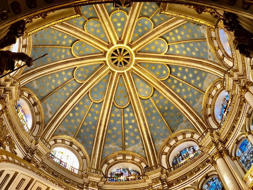 Granada: Private Cathedral and Royal Chapel Tour - Alcaicería for 15 Minutes: A Medieval Market Atmosphere Break