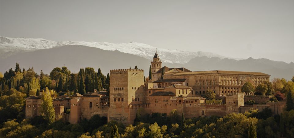Granada: Private Tour of Albaicín, Sacromonte and Viewpoints - Plaza Nueva to Paseo de los Tristes: getting oriented fast