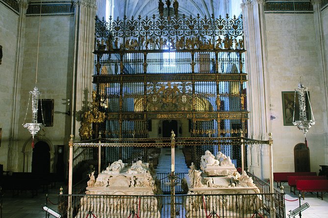 Granada Private Walking Tour with Cathedral & Royal Chapel - Mirador de San Nicolás: the Alhambra face-to-face payoff