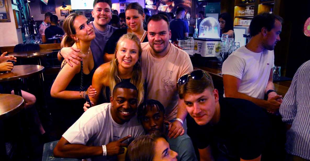 Granada: Pubs & Clubs Crawl with Drinks & Club Entry Ticket - Where you meet and how the night starts in Granada