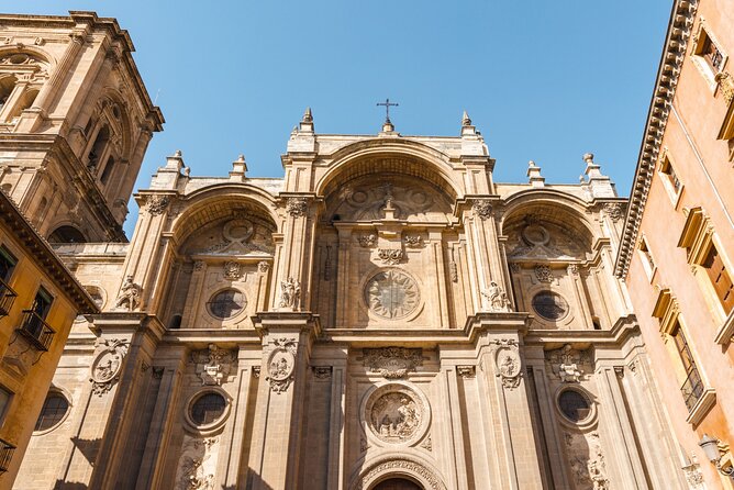 Granada Scavenger Hunt and Sights Self-Guided Tour - Alcaicería (The Great Bazaar): Photo Tasks Meet Street-Level Granada