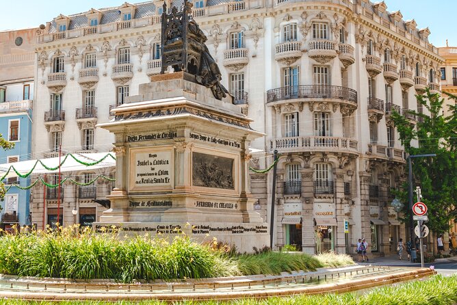 Granada Scavenger Hunt and Sights Self-Guided Tour - What Stops Like Plaza Nueva Teach You About Granada