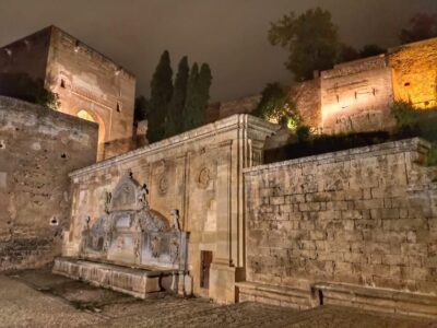 Granada: Sunset Legends of the Alhambra Guided Tour - Justice Gate: The Story Behind the First Big Entrance