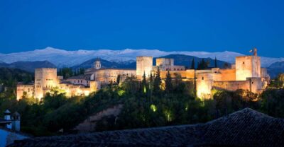 Granada: The Alhambra and Nasrid Palaces Guided Night Tour - Meeting point and timing: 1.5 hours is short on purpose