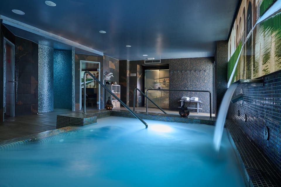 Granada: Thermal Spa Circuit with Optional Massage - Crowding Reality: What to Expect From a Compact Hotel Spa