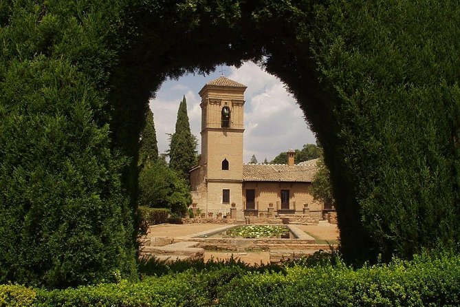 Group tour: the Alhambra of Granada - Skip-the-line entry plus a timed visit (about 3 hours)