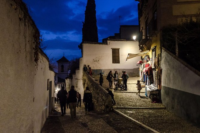 Guided tour Granada Unexplained - Where You Meet: Pilar del Toro to Plaza de Bib-Rambla