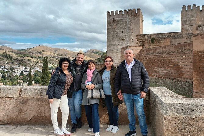 Guided tour of La Alhambra with tickets included - Priority access and “tickets included” at the Nasrid Palaces