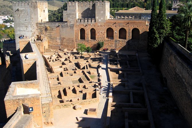 Guided tour of the Alhambra: Generalife and its gardens - Skip-the-line Alhambra access and what it really means for your day