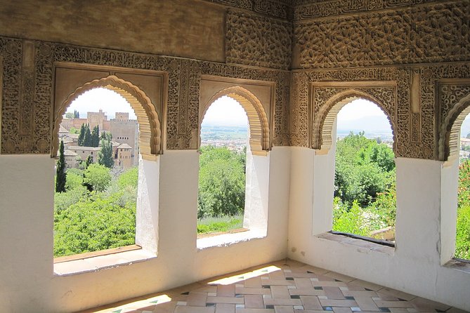 Guided tour of the Alhambra: Generalife and its gardens - Timing, group size, and how to avoid a frustrating Alhambra day