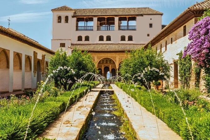Guided tour to Alhambra with Generalife, Alcazaba and Carlos V - Alcazaba: defensive walls, Torre de la Vela, and the “why” behind the views