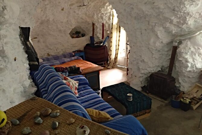 Gypsy life: Sacromonte and the caves private tour - Where the tour starts: Plaza Nueva to the Arab quarter