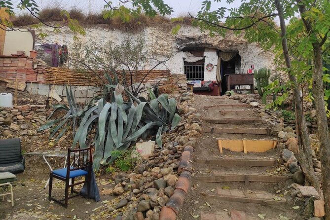Gypsy life: Sacromonte and the caves private tour - Albaicín lanes: your “setup chapter” before Sacromonte