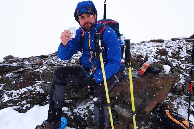 Hiking Snowshoeing in the Sierra Nevada Park, Granada - Brunch and warming up: included food is part of the value