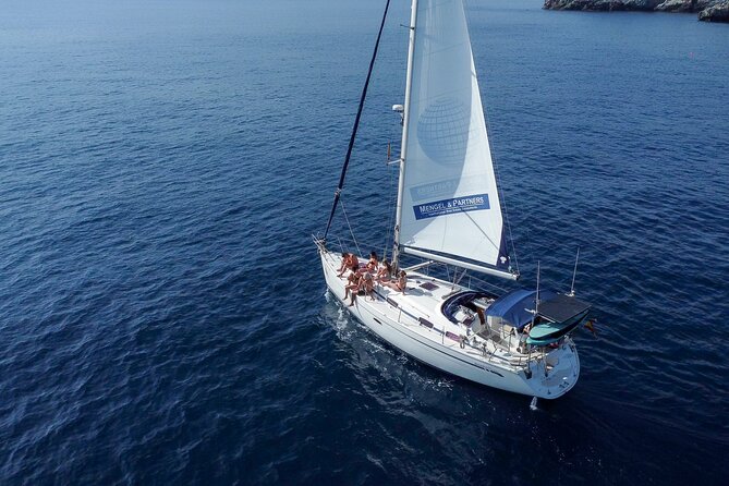 La Herradura: Sailboat with a view of dolphins-Shared - Dolphin Watching: Your Best Chance, No Guarantees