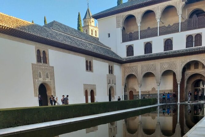 Legends of the Alhambra Tour with Tickets Included - Palacio de Comares: history you can feel in the layout