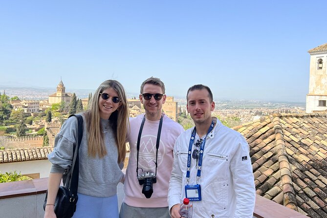 PREMIUM 2 Hour Alhambra and Generalife Tour + tickets - A 2-Hour Alhambra Sprint With Tickets Included