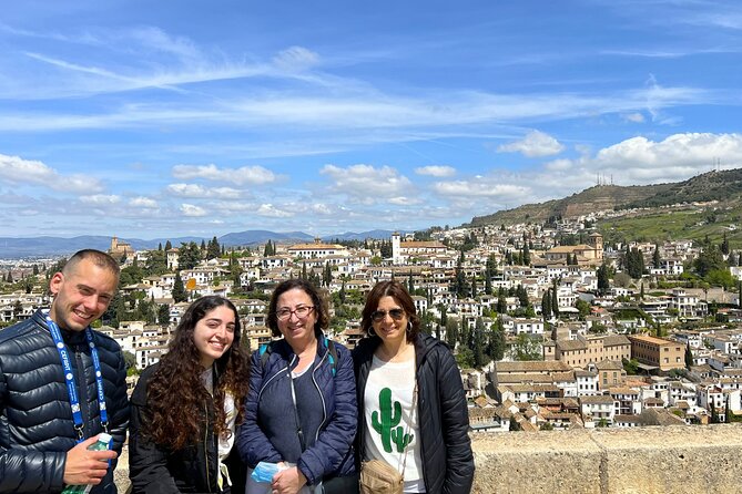 PREMIUM 2 Hour Alhambra and Generalife Tour + tickets - Where You Meet and How to Avoid Timed-Entry Drama