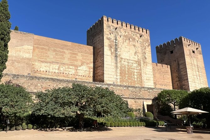 PREMIUM 2 Hour Alhambra and Generalife Tour + tickets - Stop 4: Alcazaba Towers and the Defensive Views